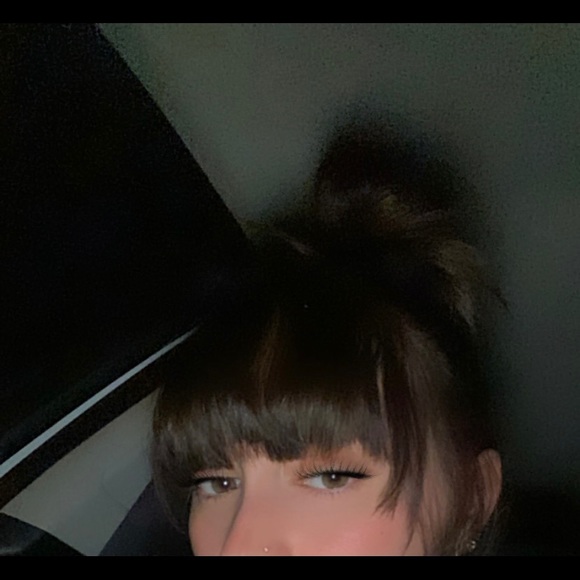 Meet your Posher, Adrianna - Picture 1 of 1